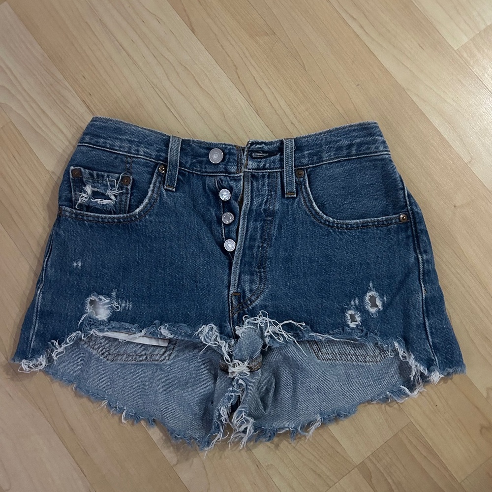 Levi’s women’s high rise shorts